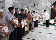 Melalui Safari Ramadhan di Masjid Al Munnawarrah, Pemprov Kalteng Berikan Bantuan Untuk Warga Montalat Kabupaten Barito Utara