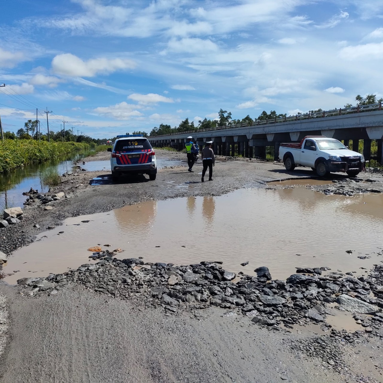Cegah Kecelakaan, PJR Ditlantas Polda Kalteng Survei Jalan Rusak