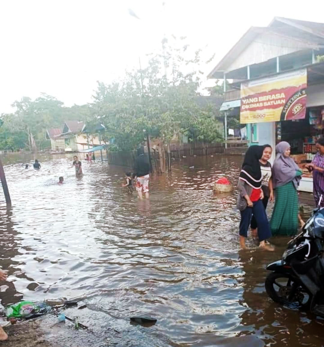 Curah Hujan Tinggi, Kota Puruk Cahu Mulai Terendam Banjir