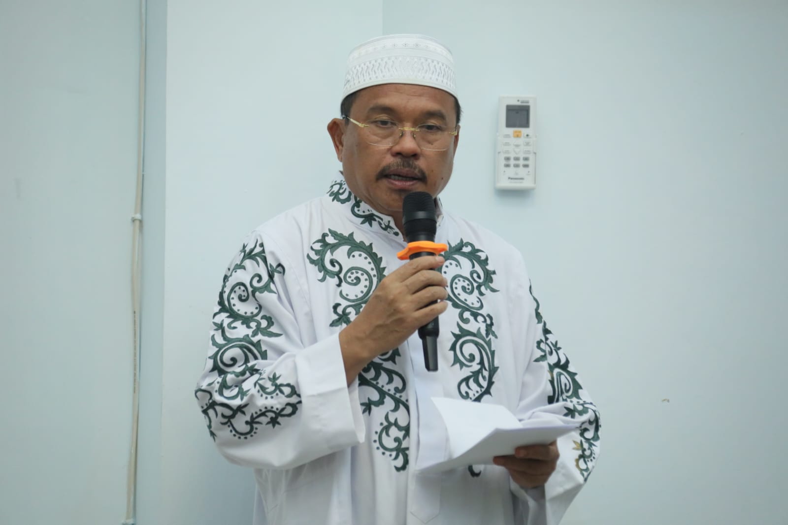 Sekda Kalteng Ikuti Salat Hajat dan Pelepasan Jamaah Umrah