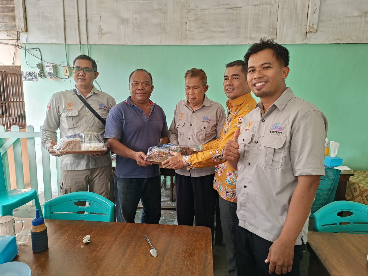 Sambut Natal, SMSI Kalteng Gelar Kunjungan Kasih dan Serahkan Bingkisan