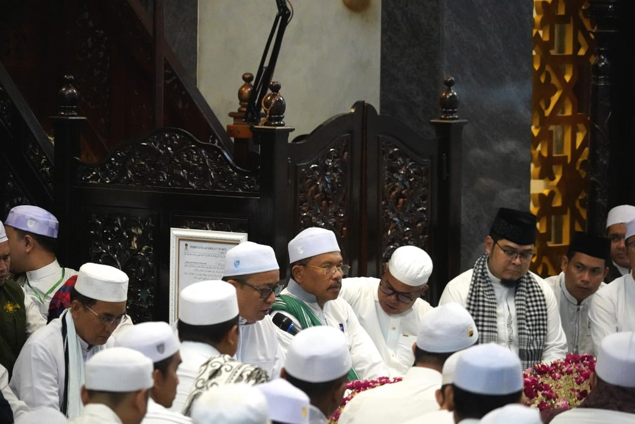 Sekda Kalteng Hadiri Aruh Ganal Haul ke-19 Abah Guru Sekumpul dan Peringatan Isra Miraj