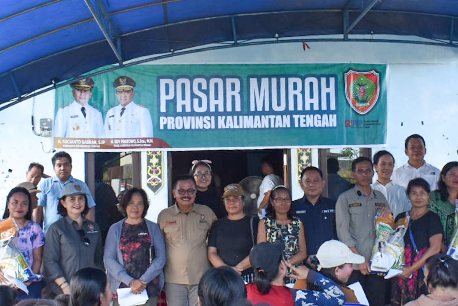 Pemprov Kalteng Gelar Pasar Murah Berbagi Berkah di Desa Tewai Baru Kabupaten Gunung Mas