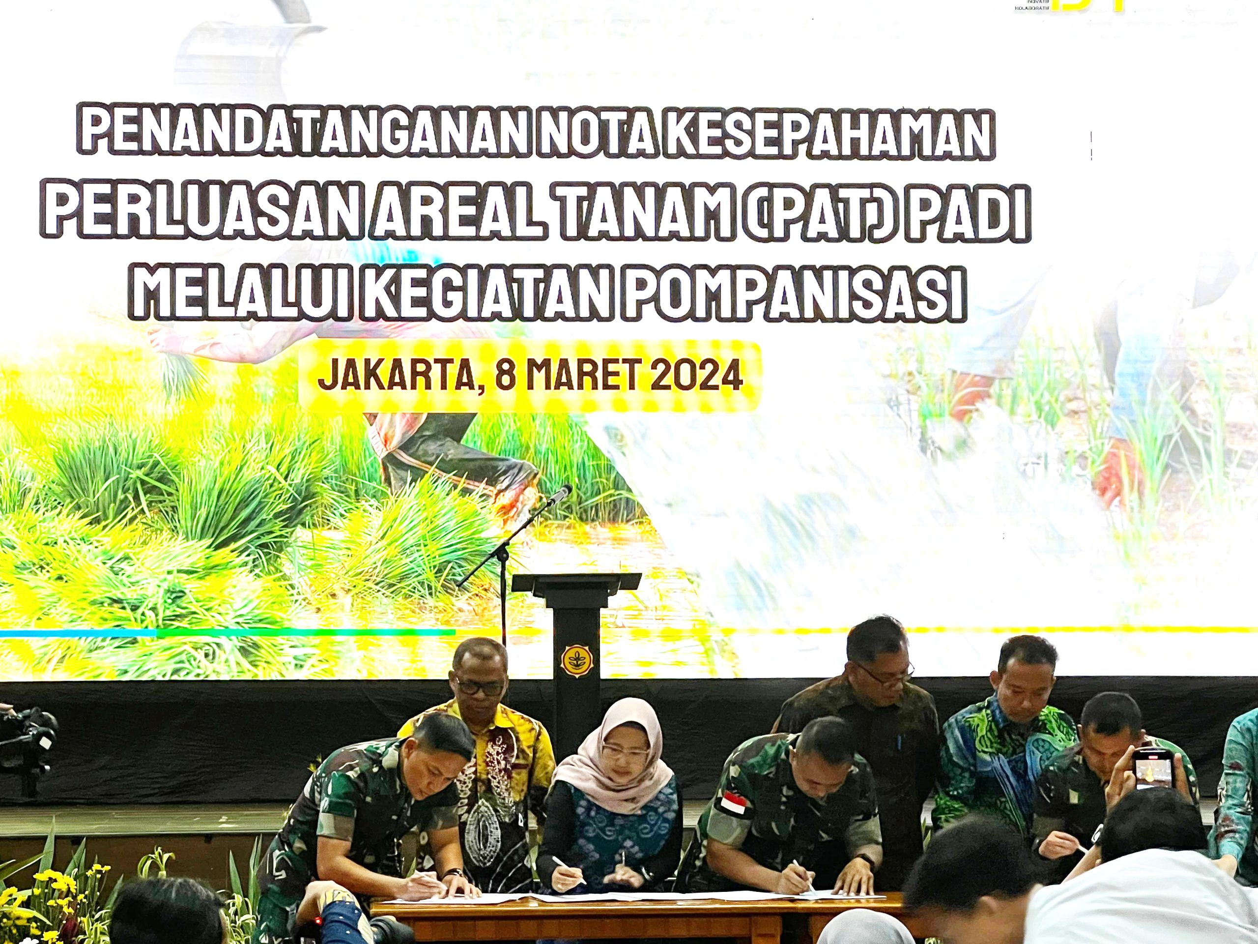 Dinas TPHP Kalteng bersama TNI Teken MoU Perluasan Areal Tanam Padi
