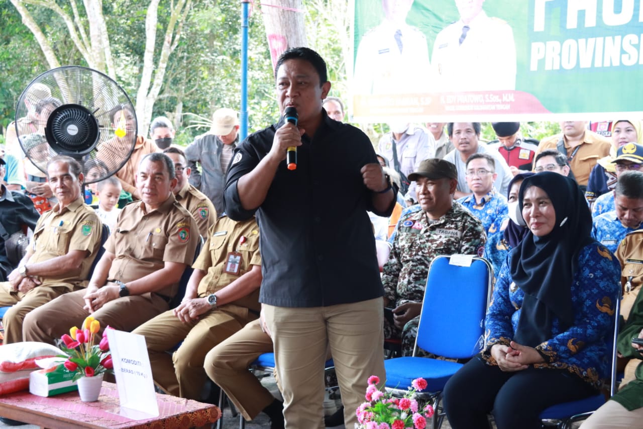 Atasi Inflasi, Wagub Edy Pratowo Buka Pasar Murah di Dua Kecamatan Kabupaten Pulang Pisau