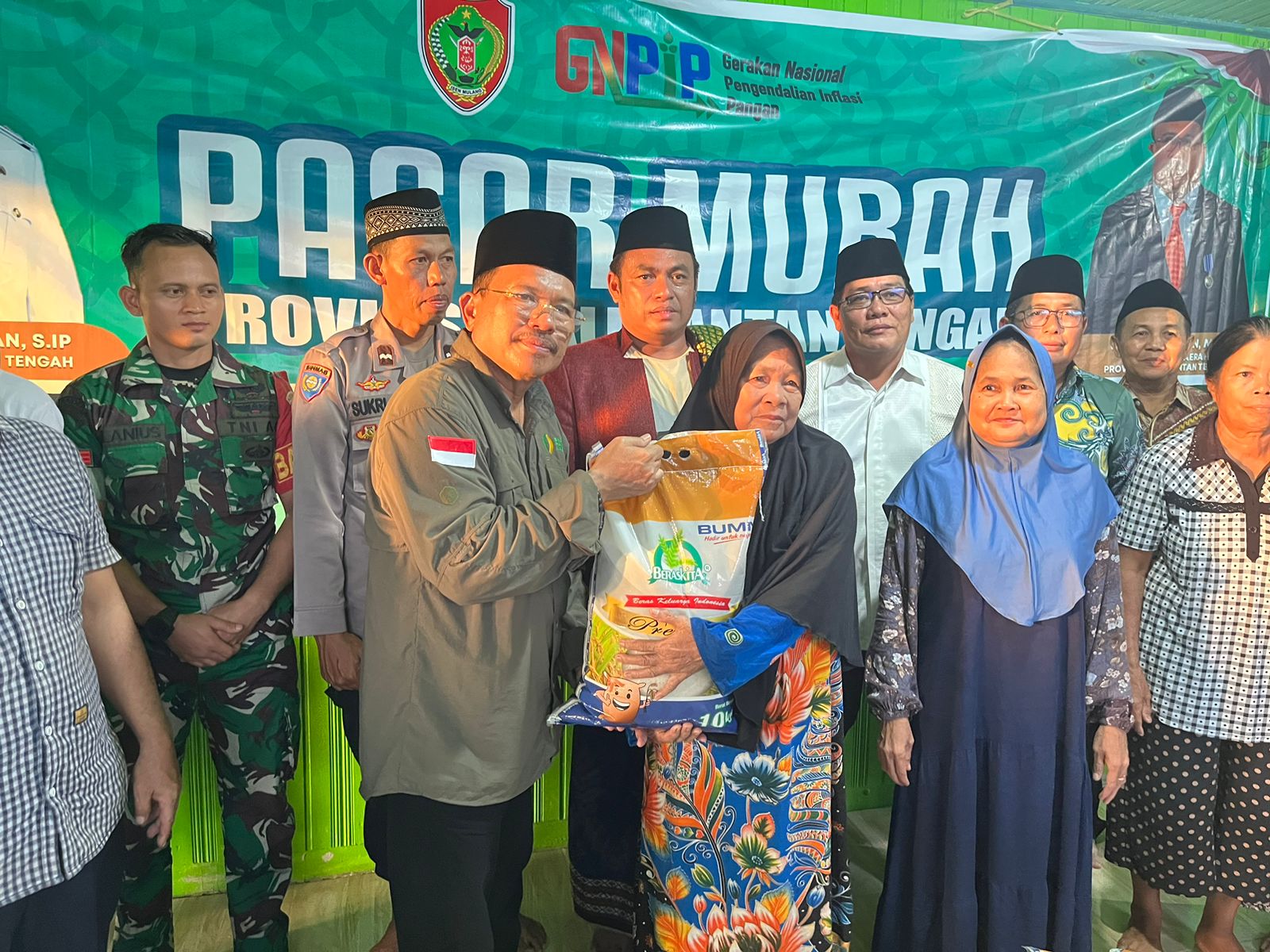 Sekda Nuryakin Kembali Buka Pasar Murah Tahap II di Wilayah Timur Prov Kalteng