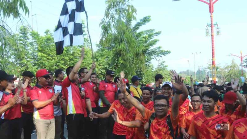 Sambut Hari Jadi Ke-22 Kabupaten Mura, Pj Bupati Lepas Peserta Jalan Sehat