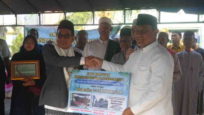 Wagub Kalteng Laksanakan Salat Iduladha 1446 Hijriah di Masjid Raya Darussalam Palangka Raya