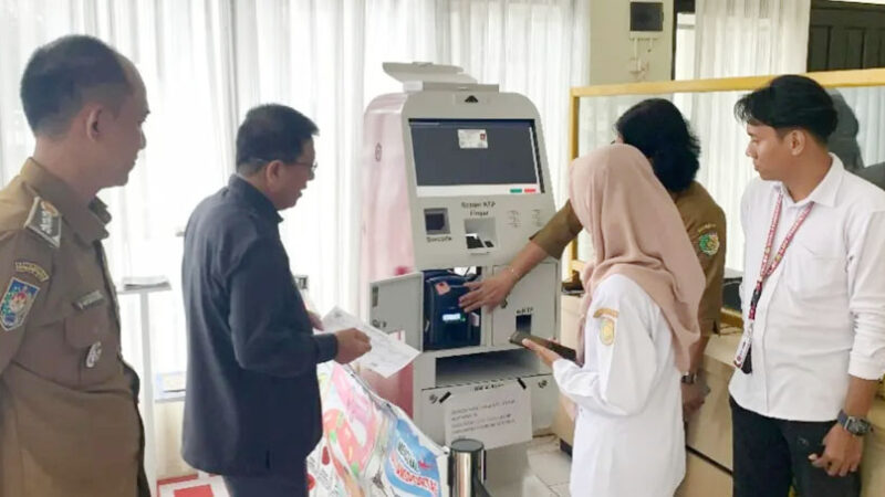 Subandi Lakukan Kunjungan ke Kantor Kecamatan Pahandut Pantau Program PATEN dan ADM