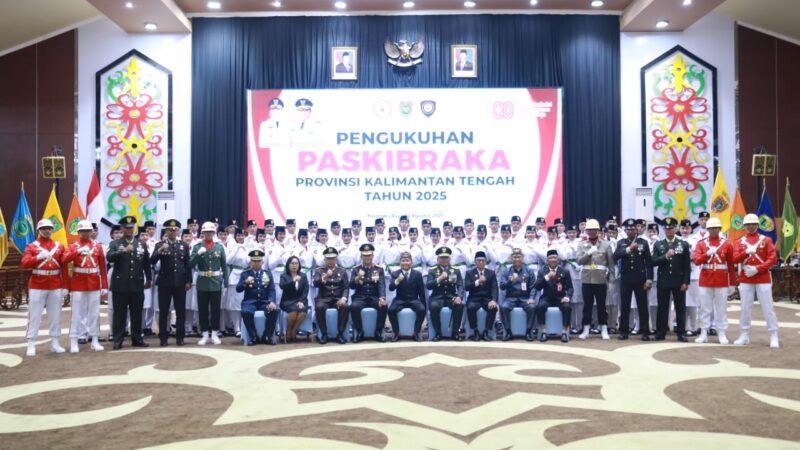 Gubernur Kalteng Kukuhkan 54 Putra-Putri Anggota Paskibraka