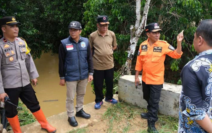 Bupati Mura Tinjau Sejumlah Jembatan Rusak Terdampak Banjir dan Longsor 3 Bupati Mura Tinjau Sejumlah Jembatan Rusak Terdampak Banjir dan Longsor