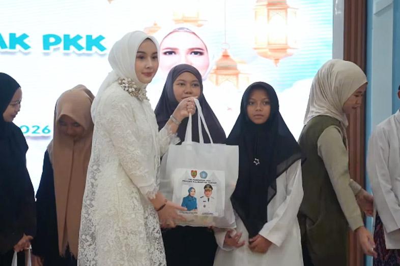 Peringati HKG PKK ke-54, TP PKK Kalteng Serahkan 250 Paket Bantuan untuk Panti Asuhan 1 Peringati HKG PKK ke-54, TP PKK Kalteng Serahkan 250 Paket Bantuan untuk Panti Asuhan