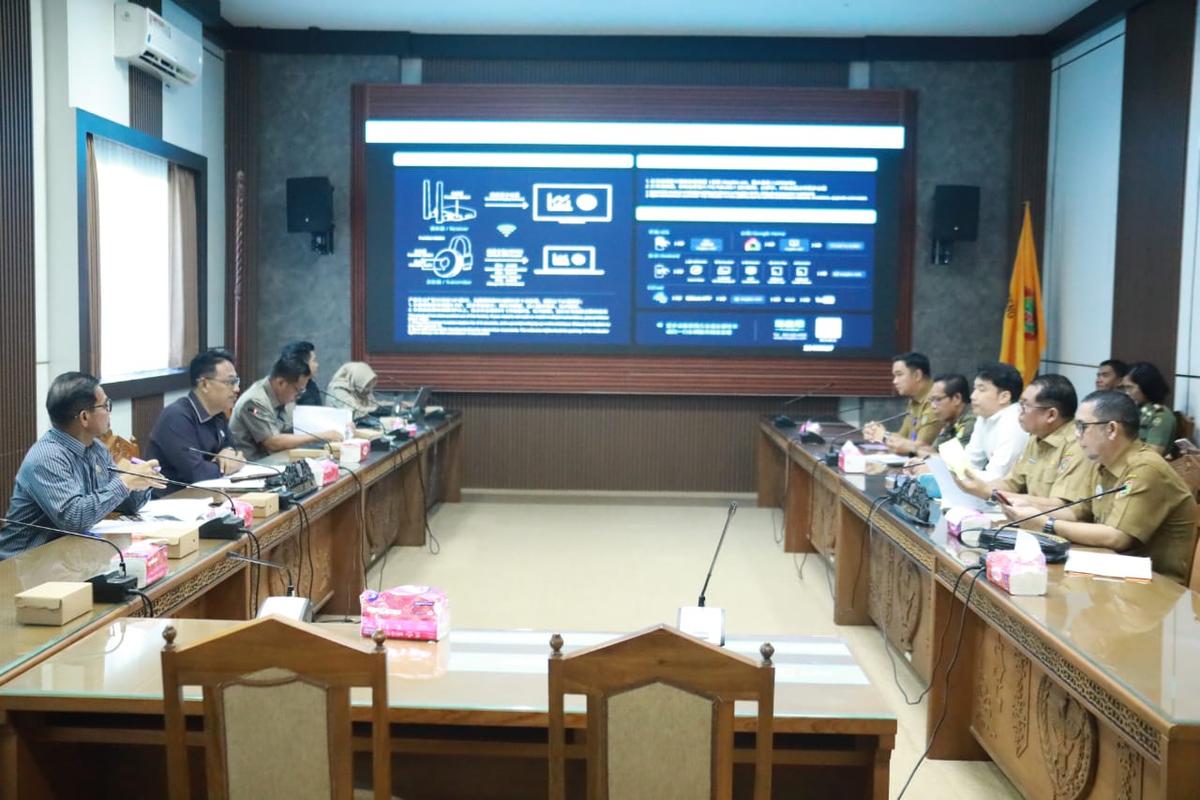 Pansus DPRD dan Pemprov Kalteng Rapat Bersama Bahas Percepatan Raperda Sengketa Pertanahan 1 Pansus DPRD dan Pemprov Kalteng Rapat Bersama Bahas Percepatan Raperda Sengketa Pertanahan