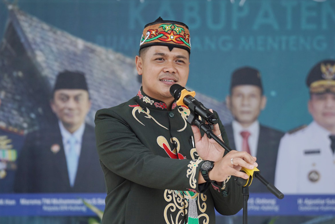 Plt. Kadisdik Muhammad Reza Prabowo Dampingi Plt. Sekda Kalteng Kunjungi SMAN 2 Kuala Kapuas
