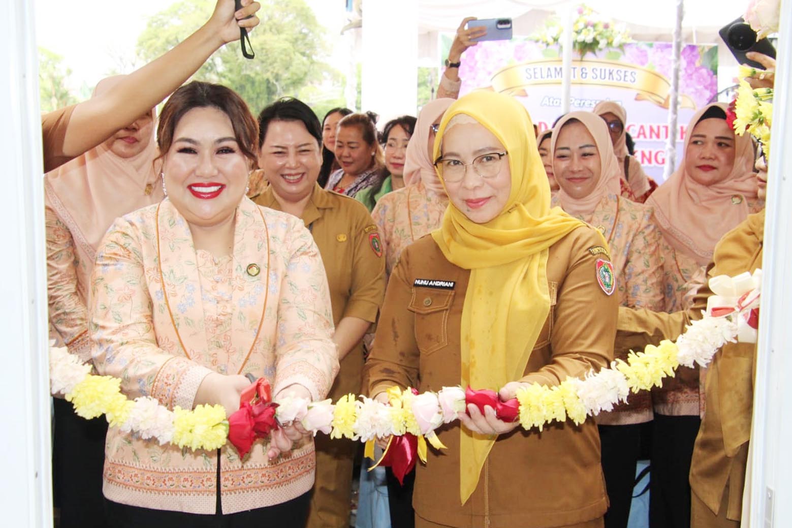 DWP Provinsi Kalteng Resmikan Galeri DWP dan Kafe Cantik DWP