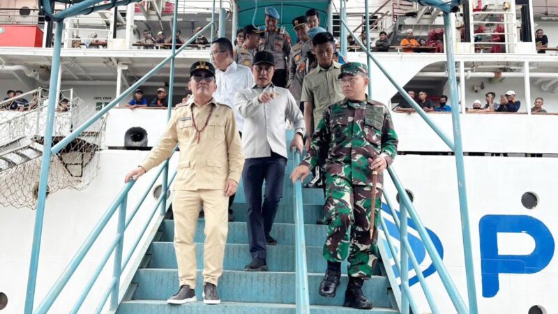 Gubernur Kalteng Pantau Arus Mudik Lebaran di Pelabuhan Sampit