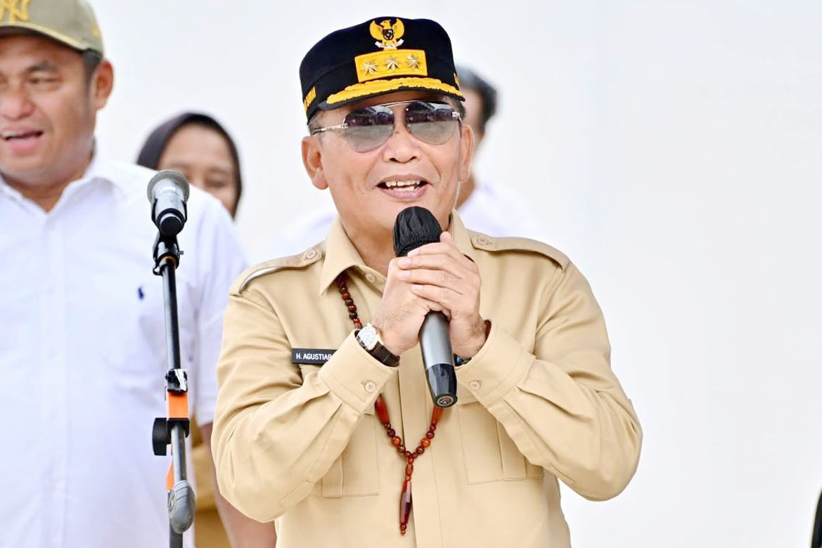 Gelar Pasar Murah, Gubernur Kalteng Gratiskan Paket Sembako di Seruyan