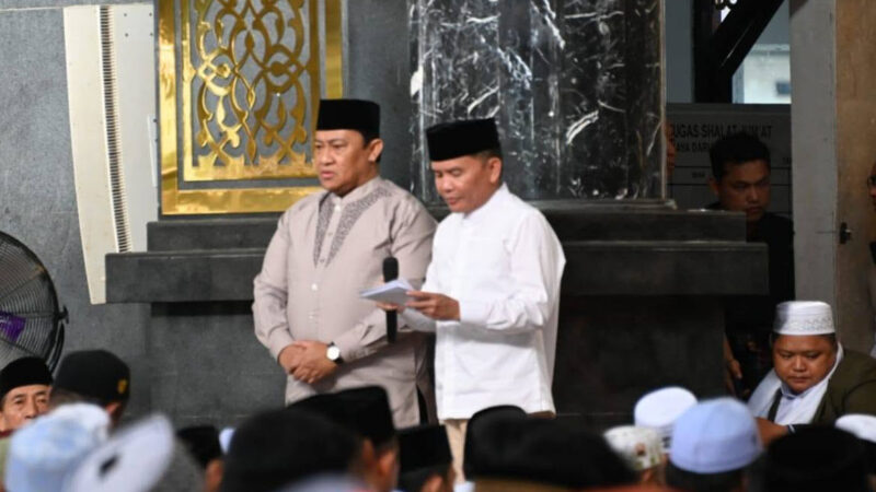Gubernur dan Wagub Kalteng Sholat Idulfitri di Masjid Raya Darusallam Palangka Raya