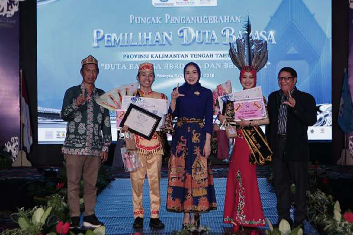 Ketua TP-PKK Aisyah Thisia Agustiar Sabran Tutup Pemilihan Duta Bahasa Kalteng Tahun 2026