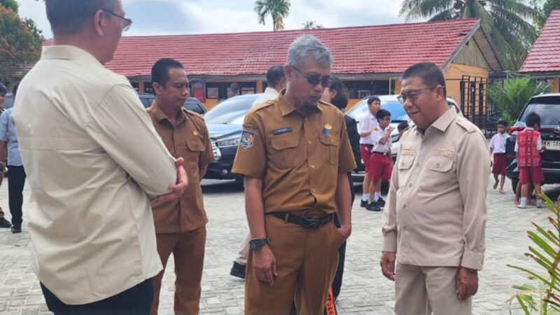 Tinjau Sapras, Ketua DPRD Bersama Komisi III DPRD Palangka Raya Kunker ke SDN 2 Palangka