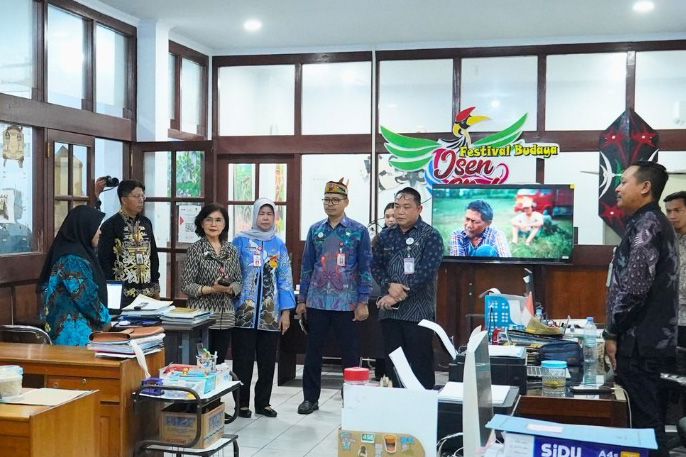 Pj. Sekda Kalteng Laksanakan Sidak ke Sejumlah OPD Pastikan Kualitas Pelayanan Publik Berjalan Optimal