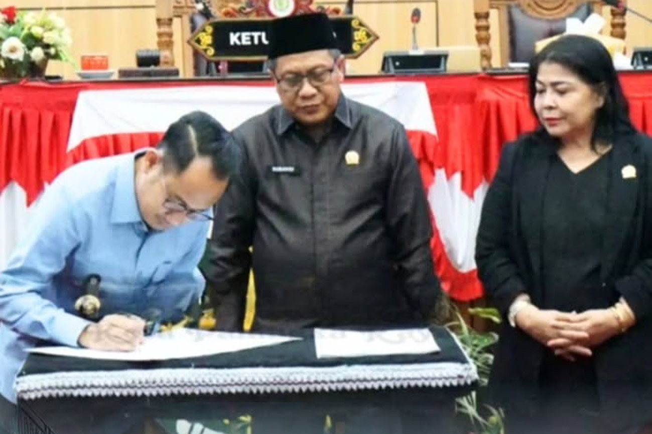 Rapur DPRD Penetapan Penyempurnaan Fasilitasi Gubernur Provinsi Kalteng Terhadap 3 Raperda Kota Palangka Raya 1 Rapur DPRD Penetapan Penyempurnaan Fasilitasi Gubernur Provinsi Kalteng Terhadap 3 Raperda Kota Palangka Raya