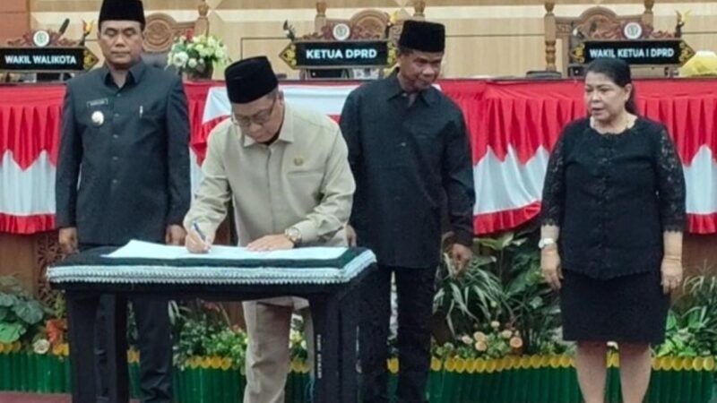 Rapat Paripurna DPRD Kota Palangka Raya Terkait Penetapan Raperda Penerangan Jalan 5 Rapat Paripurna DPRD Kota Palangka Raya Terkait Penetapan Raperda Penerangan Jalan