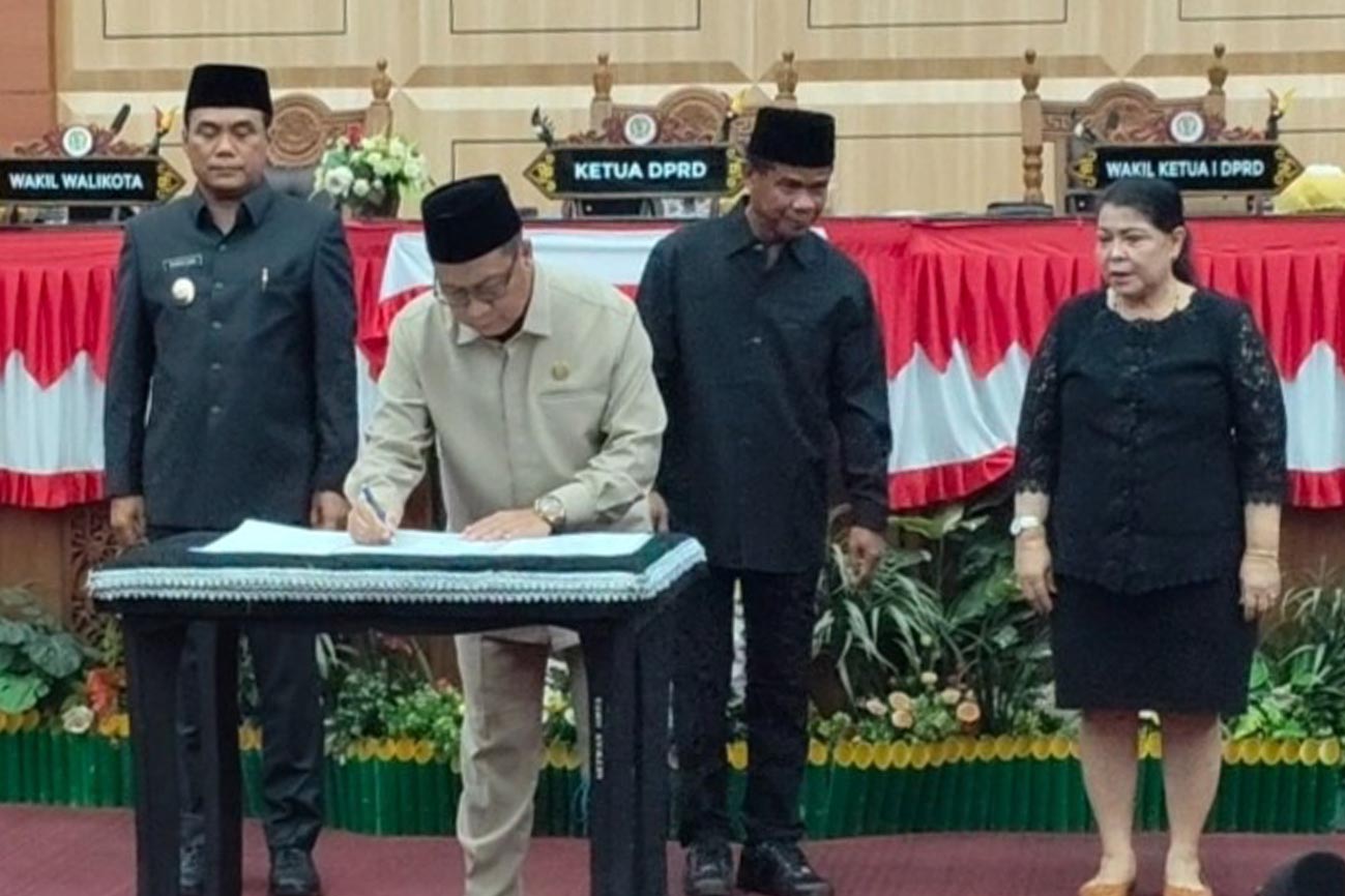 Rapat Paripurna DPRD Kota Palangka Raya Terkait Penetapan Raperda Penerangan Jalan