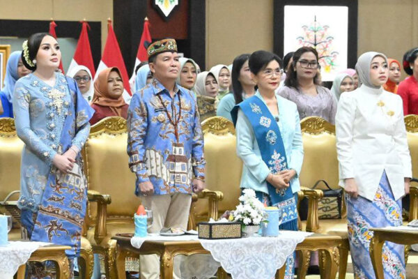 Hadiri Peringatan Hari Kartini ke-147, Gubernur Tekankan Peran Perempuan dalam Pembangunan Daerah 3 Hadiri Peringatan Hari Kartini ke-147, Gubernur Tekankan Peran Perempuan dalam Pembangunan Daerah