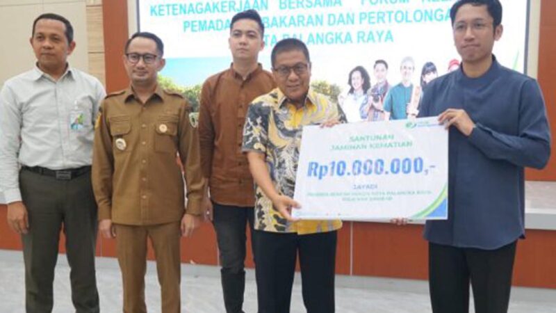 Ketua DPRD Palangka Raya Hadiri Kegiatan Sosialisasi Program dan Manfaat BPJS Ketenagakerjaan 3 Ketua DPRD Palangka Raya Hadiri Kegiatan Sosialisasi Program dan Manfaat BPJS Ketenagakerjaan