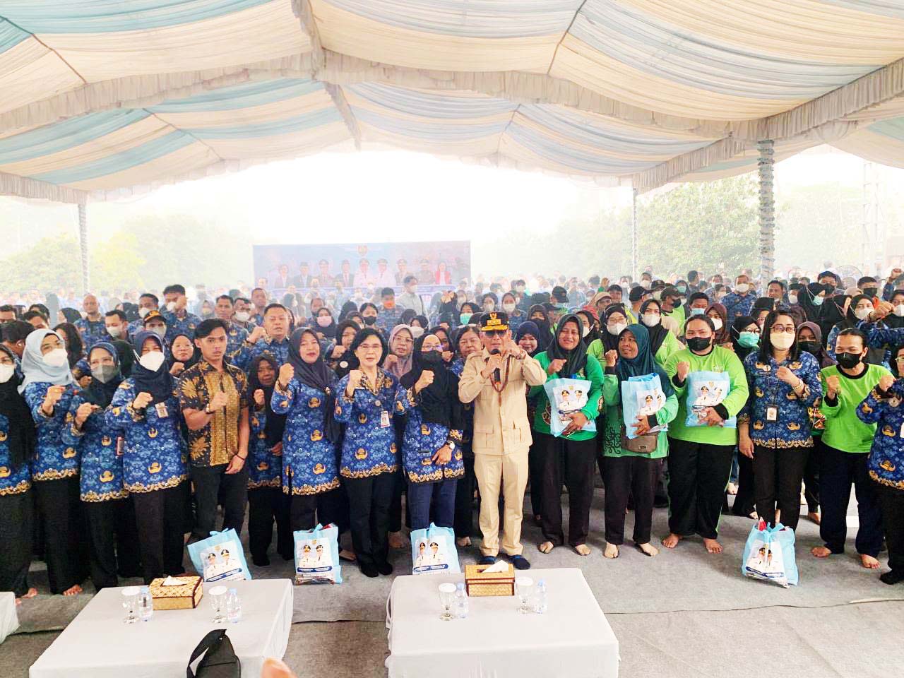4.000 Paket Sembako Dibagikan, Gubernur Agustiar Sabran Perhatikan PNS Gol I-II, PPPK hingga Tenaga Outsourcing