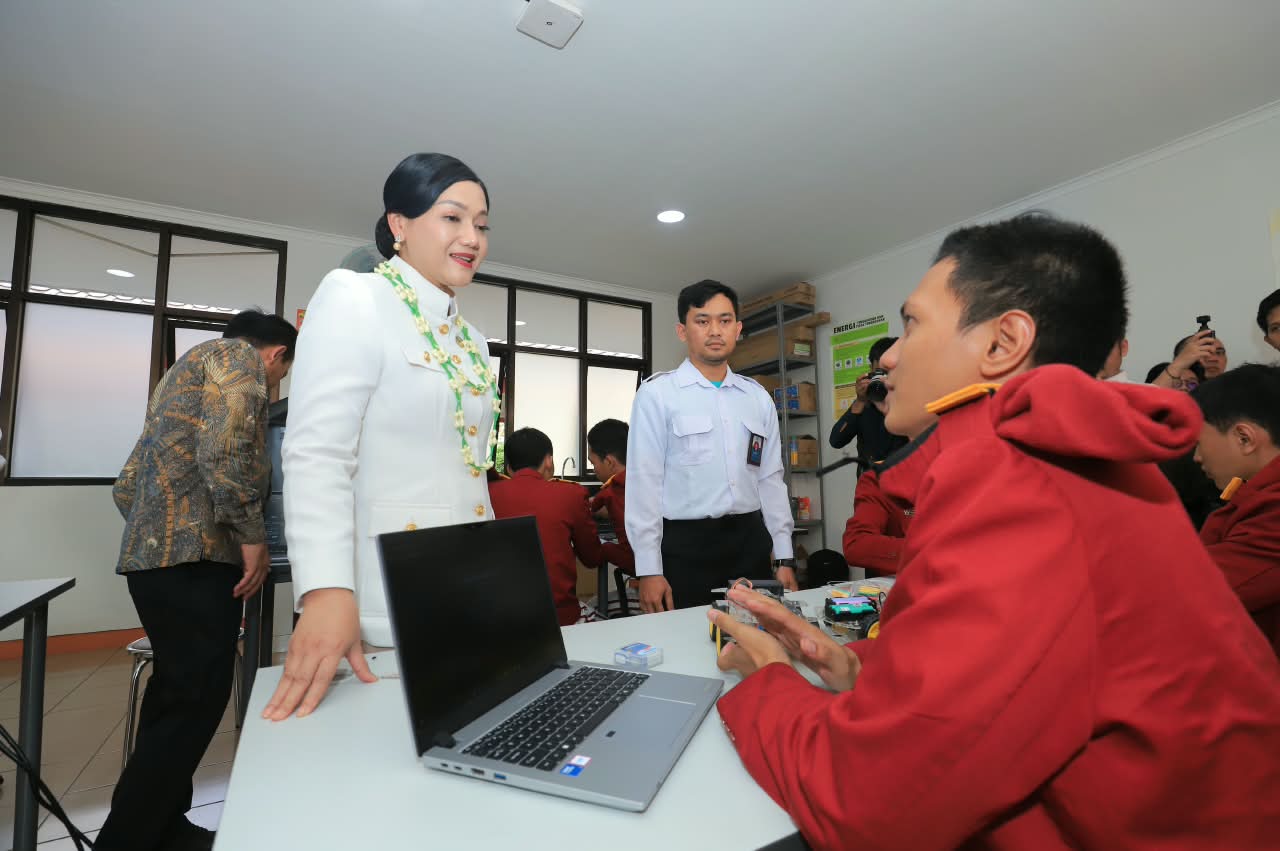 OJK Perkuat Budaya Menabung Sejak Dini, Sekolah Rakyat Jadi Sasaran Strategis